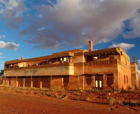  Accommodation Main Beach