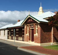 Artgeo Cultural Complex - Old Courthouse - Accommodation Main Beach