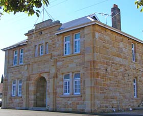 Memorial Hall - Accommodation Main Beach 0