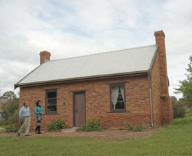 Sandalwood Yards And Tipperary School - Accommodation Main Beach 0