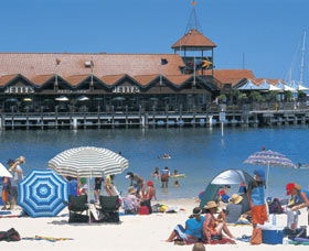 Sorrento Quay - Accommodation Main Beach 0