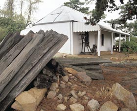 Elverd Cottage - Accommodation Main Beach 0