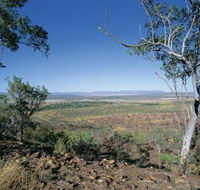 Three Mile Valley - Accommodation Main Beach