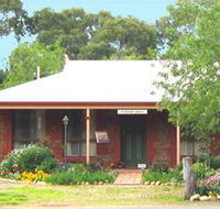 Stacey Studio Gallery  Almond Grove BB - Accommodation Main Beach