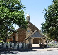 St George Church and Cemetery Tours - Accommodation Main Beach