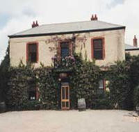 Clos Clare - Accommodation Main Beach