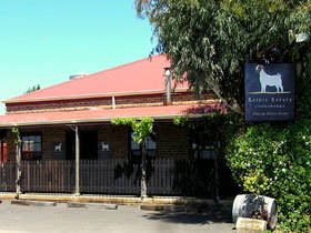 Raidis Estate - Accommodation Main Beach 0