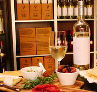 One Planet Cellars - Accommodation Main Beach