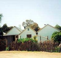 Miners Cottage And Garden - Accommodation Main Beach