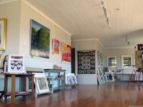Tamar Valley Art Shack - Accommodation Main Beach 0
