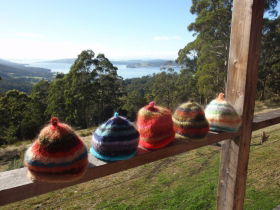 Woodbridge Hill Handweaving Studio - Accommodation Main Beach 0