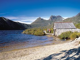 Dove Lake Circuit - Accommodation Main Beach 0