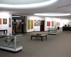 Mbantua Gallery Darwin - Accommodation Main Beach 0