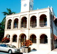 Mackay Town Hall - Accommodation Main Beach