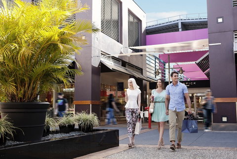 Harbour Town Outlet Shopping Centre - Accommodation Main Beach 3