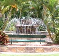 Bauer and Wiles Memorial Fountain - Accommodation Main Beach