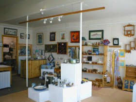 Great Alpine Gallery - Accommodation Main Beach 0