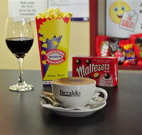 Mansfield Armchair Cinema - Accommodation Main Beach