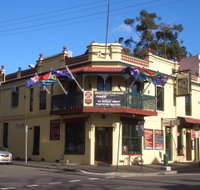 The Nags Head Hotel - Accommodation Main Beach
