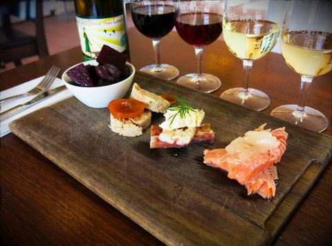 Fowles Wine - Accommodation Main Beach 1