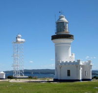 Point Perpendicular Lighthouse and Lookout - Accommodation Main Beach