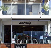Antons - Accommodation Main Beach