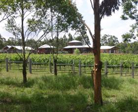 Roses Vineyard At Innes View - Accommodation Main Beach 3