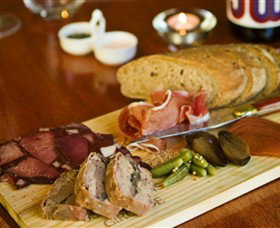 Jones Winery & Vineyard Cafe - Accommodation Main Beach 2