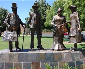 Dad, Dave, Mum And Mabel - Accommodation Main Beach 0