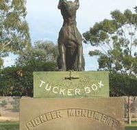 The Dog on the Tucker Box - Accommodation Main Beach