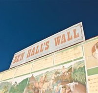 Ben Hall Wall - Accommodation Main Beach