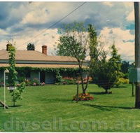 Tumut Valley Violets - Accommodation Main Beach