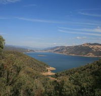 Burrinjuck Dam - Accommodation Main Beach