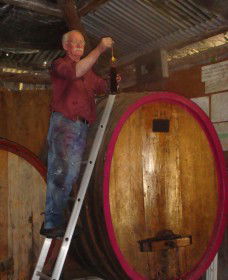 Helm Wines - Accommodation Main Beach 5