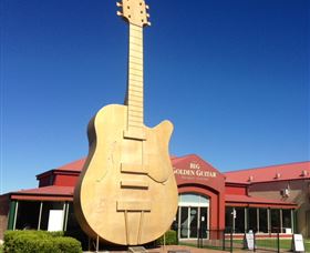 Big Golden Guitar Tourist Centre - Accommodation Main Beach 1