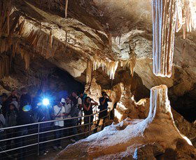 Jenolan Caves NSW Accommodation Main Beach