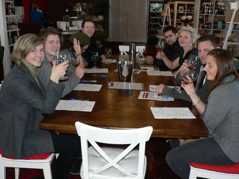 Best Tour - Accommodation Main Beach 0