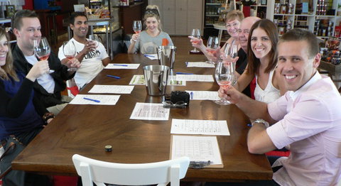 Best Tour - Accommodation Main Beach 2