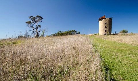 Migrant Heritage Walk - Accommodation Main Beach 1