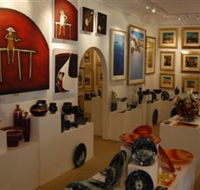 Articles Fine Art Gallery - Accommodation Main Beach