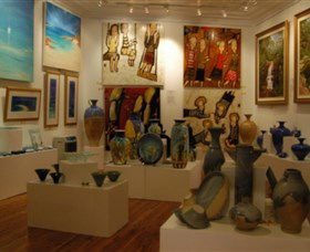 Articles Fine Art Gallery - Accommodation Main Beach 1