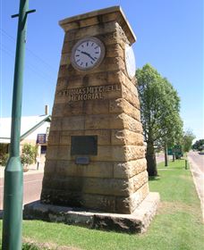 Major Mitchell Memorial - Accommodation Main Beach 0