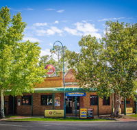 Crown Hotel Wentworth - Accommodation Main Beach