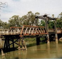 Swan Hill - Murray River Road Bridge - Accommodation Main Beach
