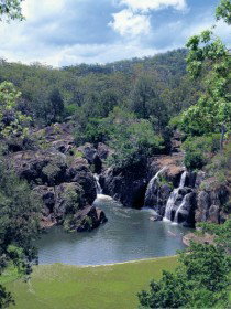 Little Millstream Falls - Accommodation Main Beach 0
