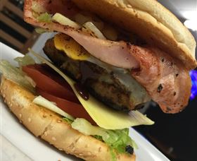 CamJai Catering And Takeaway Cafe And Function Catering - Accommodation Main Beach 2