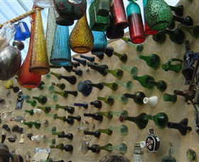 Aladdins Cave Bottlehouse - Accommodation Main Beach 1