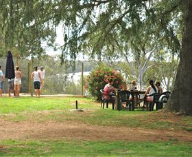 Lake Moodemere Estate - Accommodation Main Beach 3
