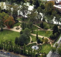 Victory Memorial Gardens - Accommodation Main Beach