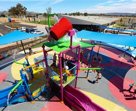 WAVES - Accommodation Main Beach 1